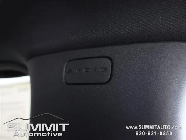 New 2026 Diamond Black Crystal Pearl-Coat Exterior Paint Jeep Limited image 47