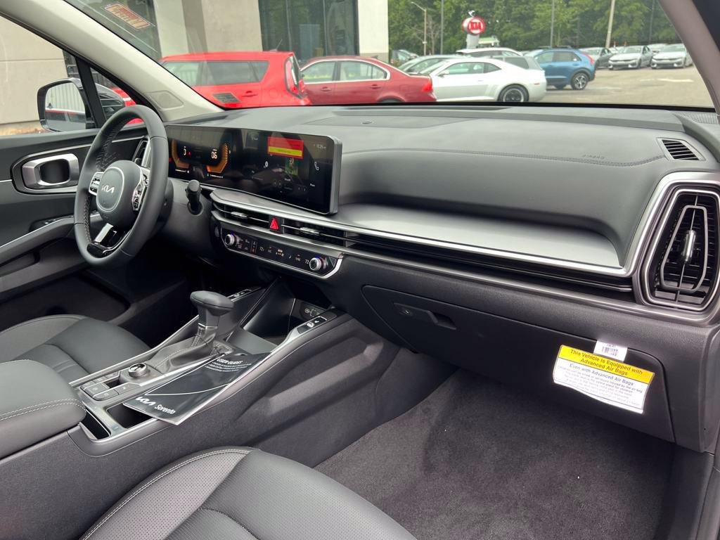 2025 Kia Sorento S - Photo 32