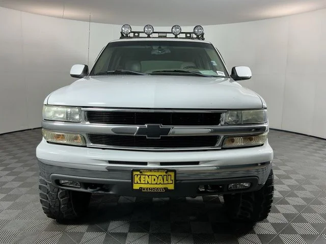 Used 2003 White Chevrolet LT image 2