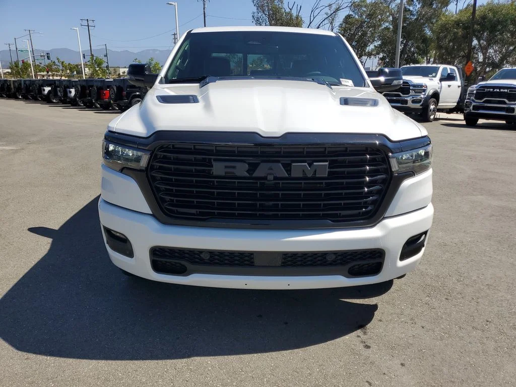 New 2026 Ivory White Tri-Coat Pearl-Coat Exterior Paint RAM Laramie image 9