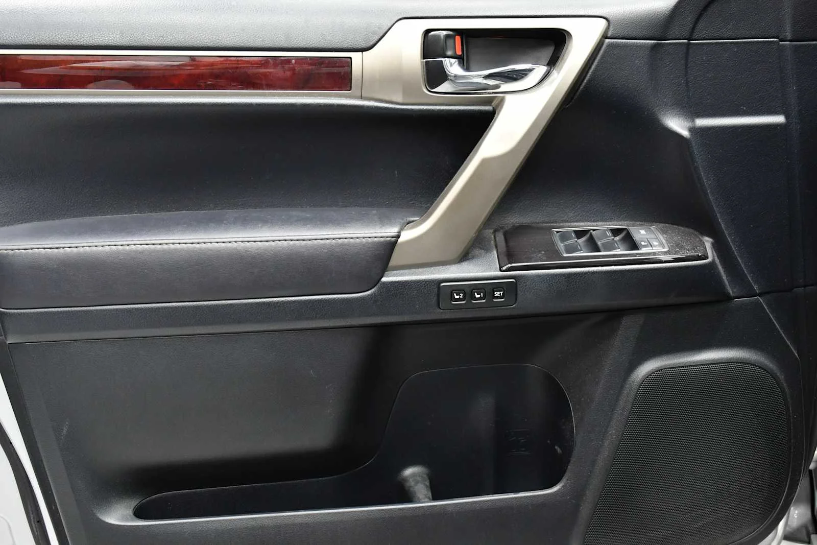 Used 2010 Tungsten Pearl Lexus  image 12