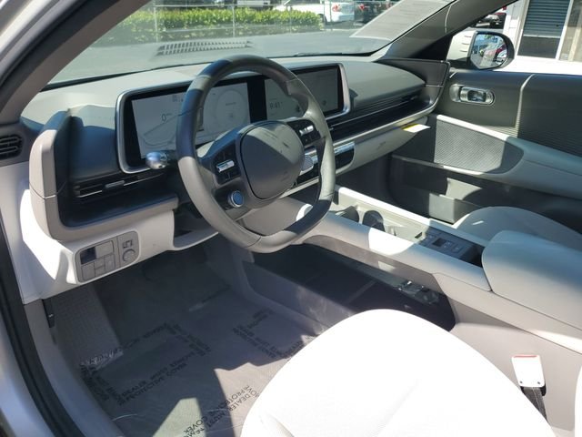 Used 2023 Gold Hyundai SEL image 8
