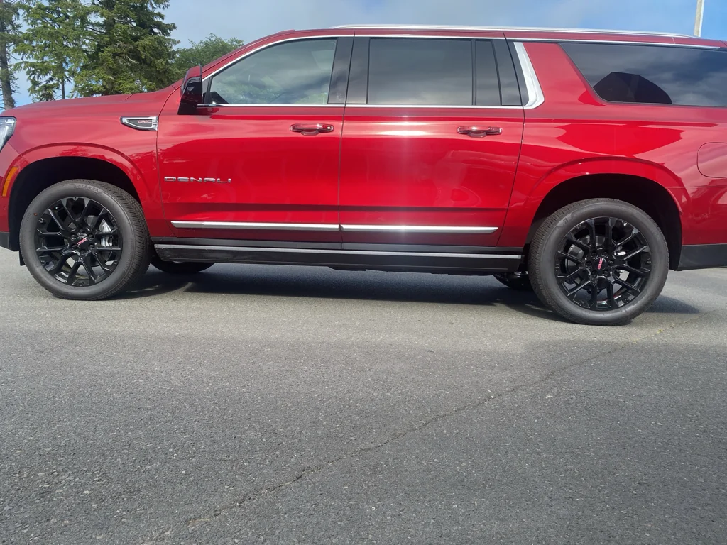 2025 GMC Yukon XL Denali - Photo 24