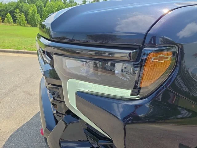 Used 2023 Gray Chevrolet ZR2 image 32