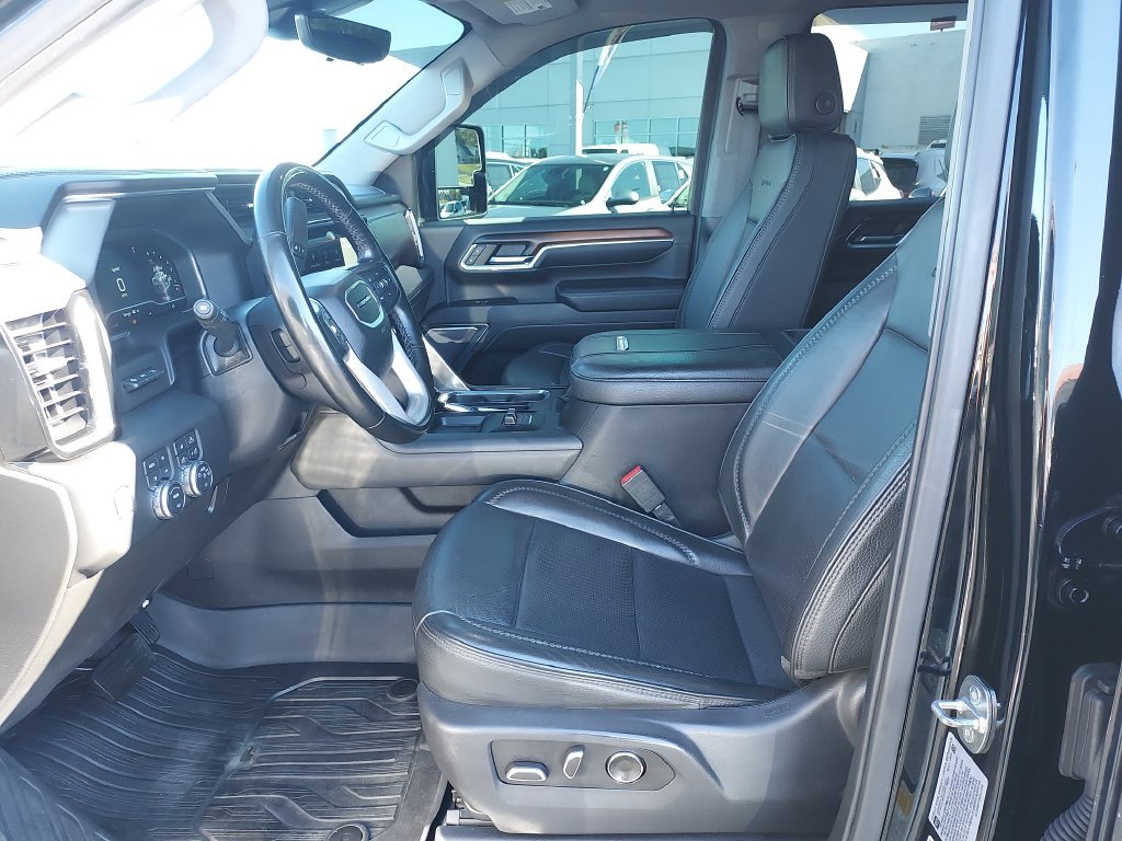 Used 2024 Black GMC Denali image 13