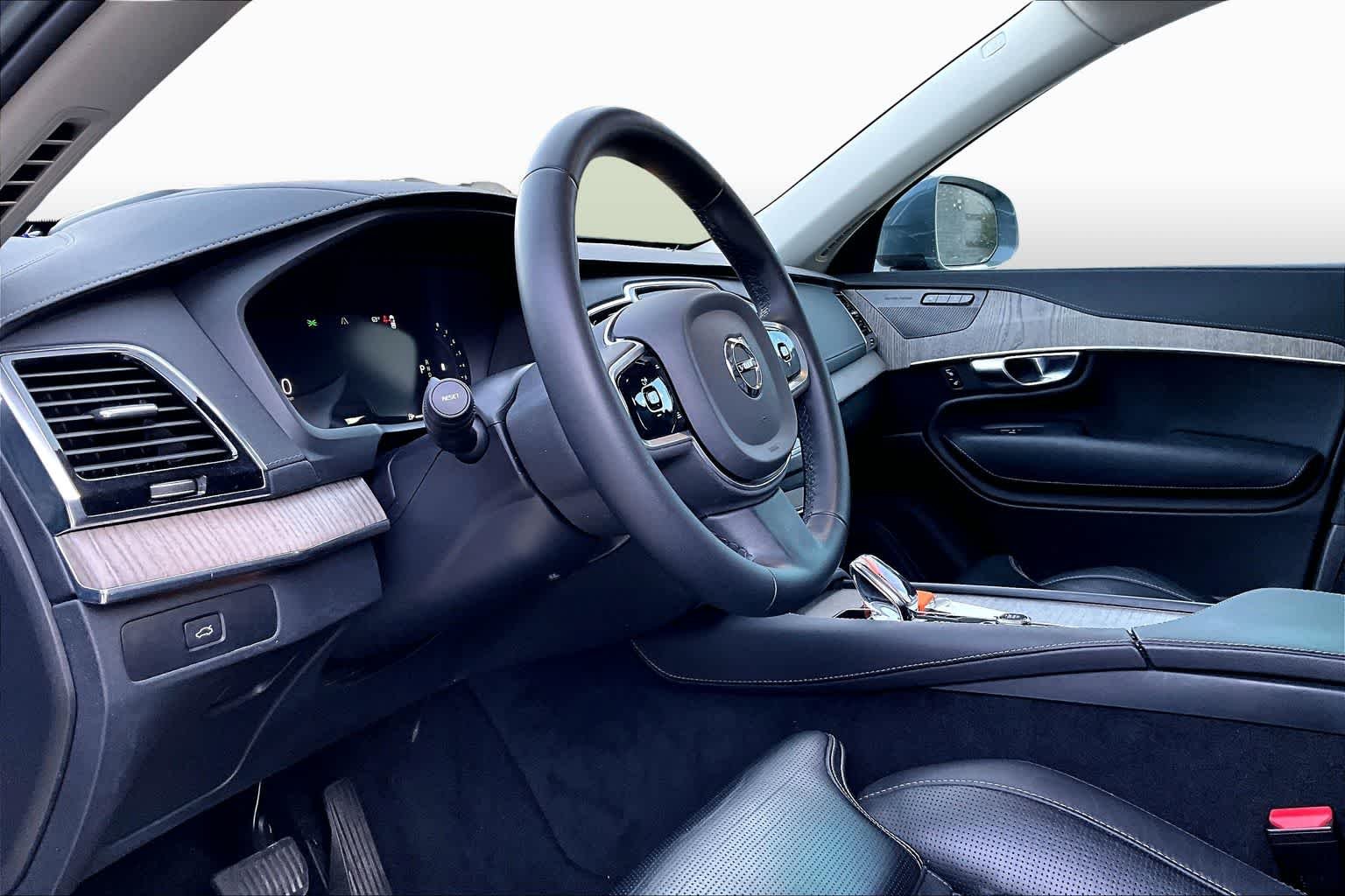Used 2023 Thunder Grey Metallic Volvo Ultimate image 15