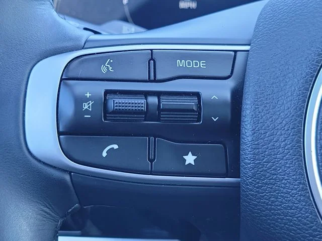Used 2024 White Kia X-Pro image 26