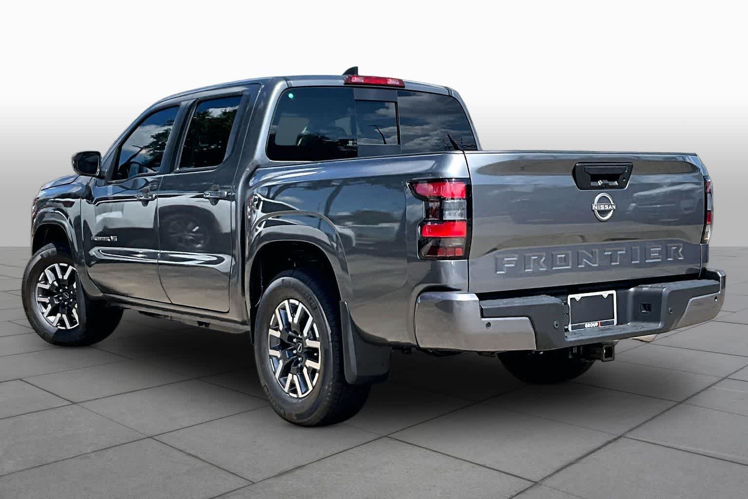 New 2027 Gun Metallic Nissan SV image 7