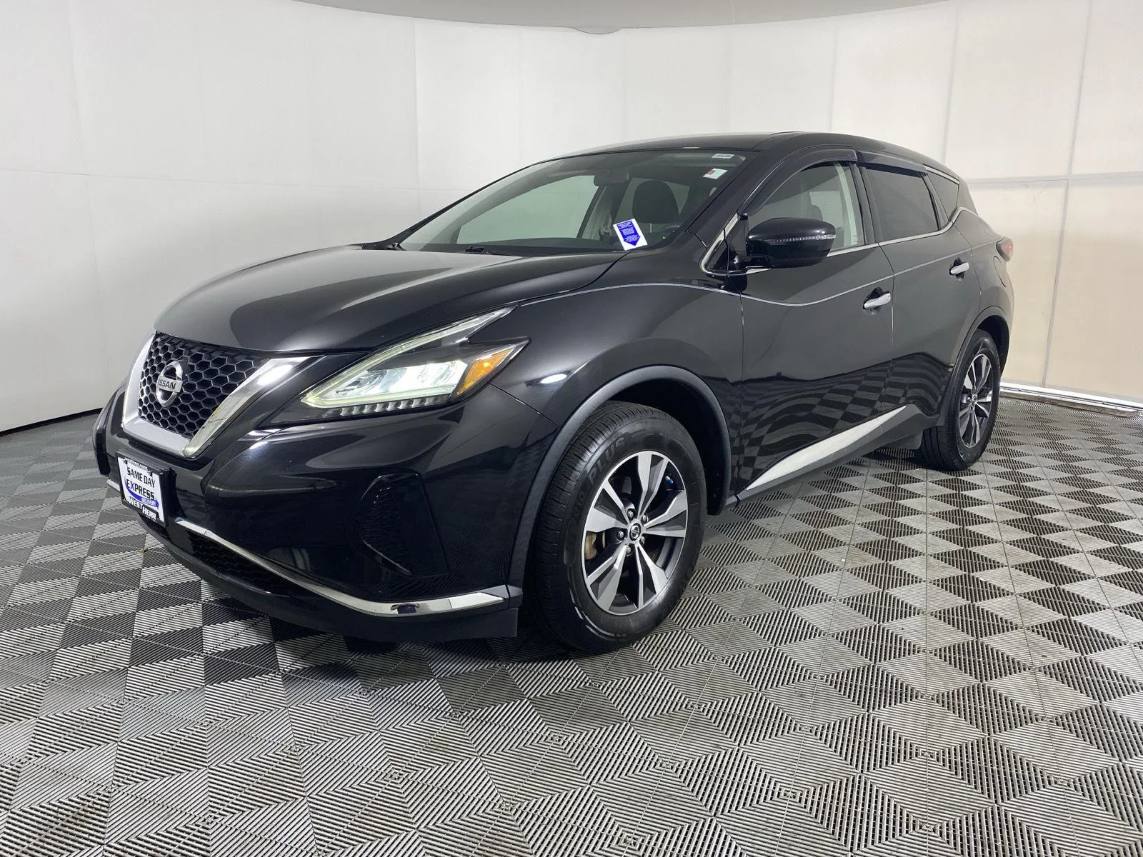 Used 2019 Magnetic Black Pearl Nissan S image 3