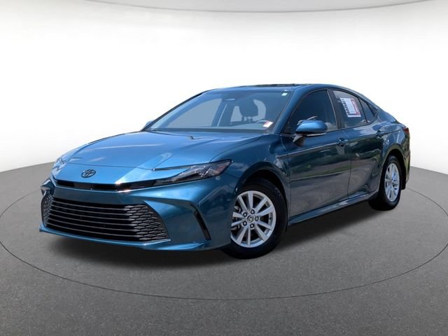 Certified Used 2025  Toyota LE image 1