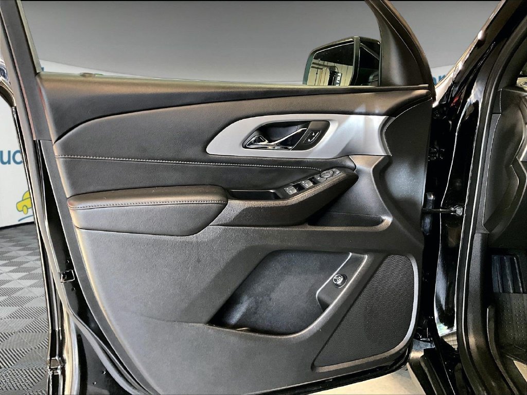 Used 2023 Black Chevrolet LT image 9