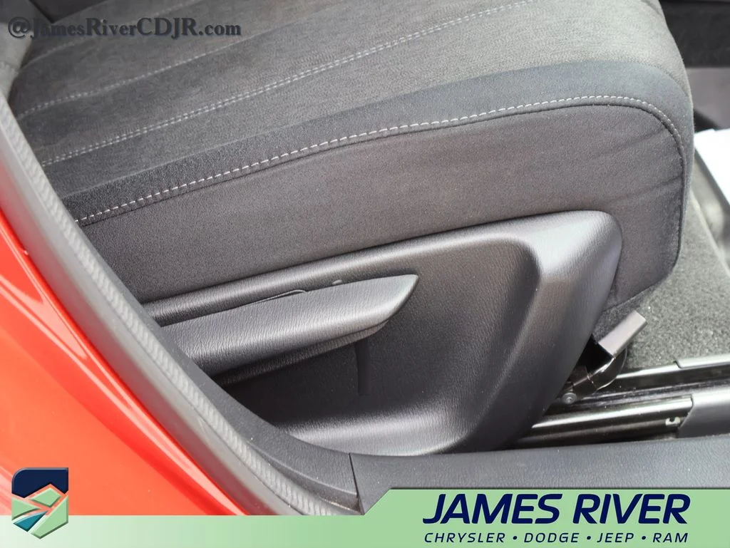 Used 2018 Red Mazda Sport image 10