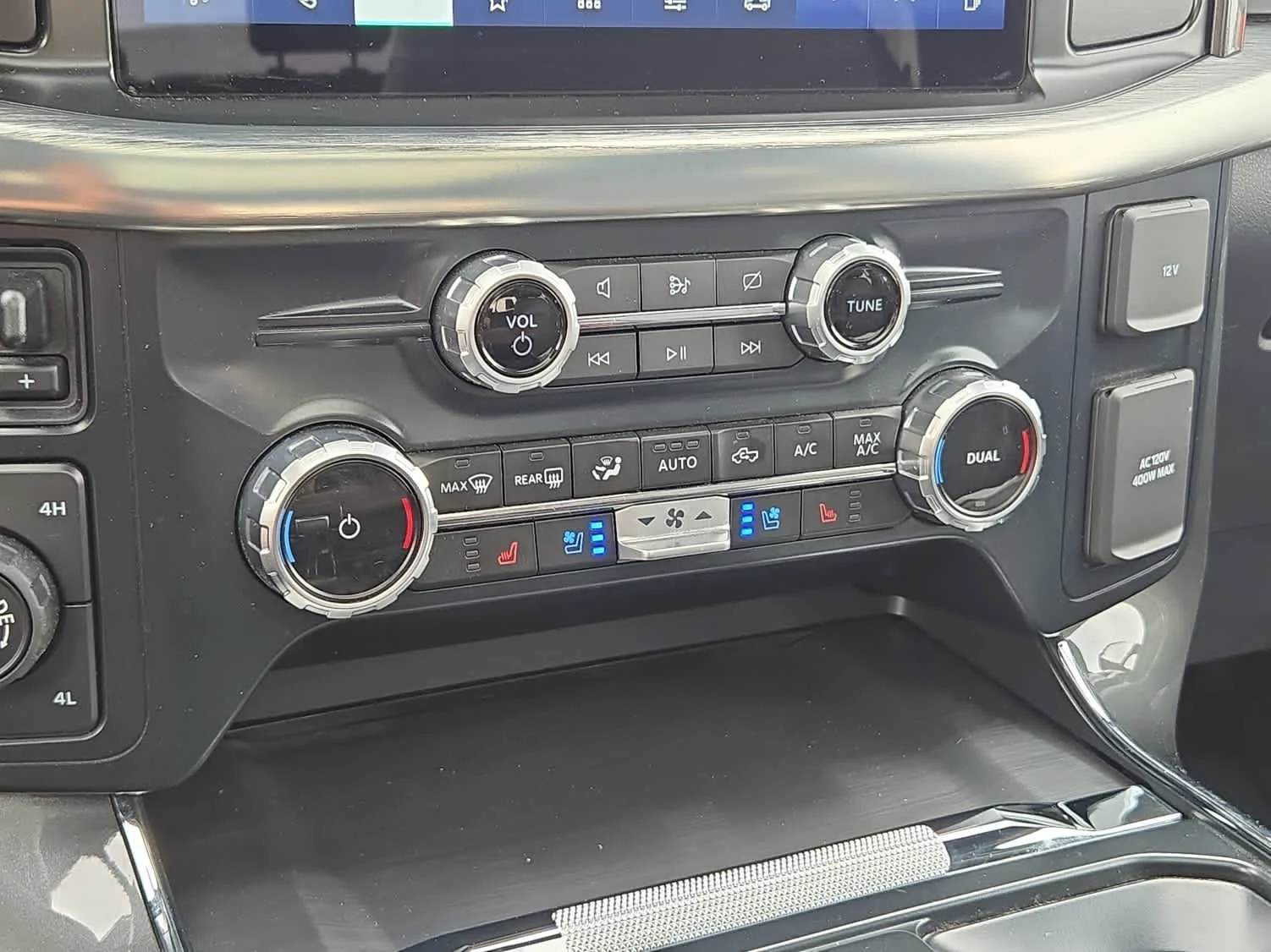 Certified Used 2023 Oxford White Ford LARIAT image 16
