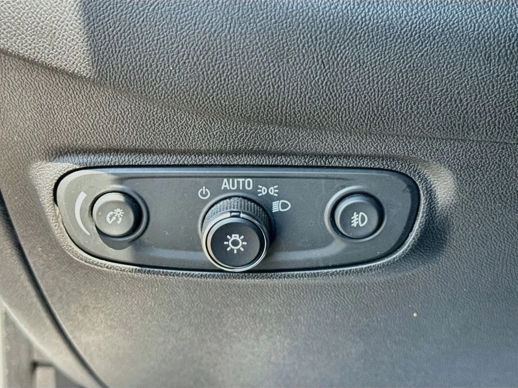 Used 2020 Beige Chevrolet Premier image 10