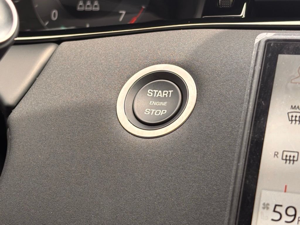 New 2026 Seoul Pearl Silver Land Rover Dynamic image 12