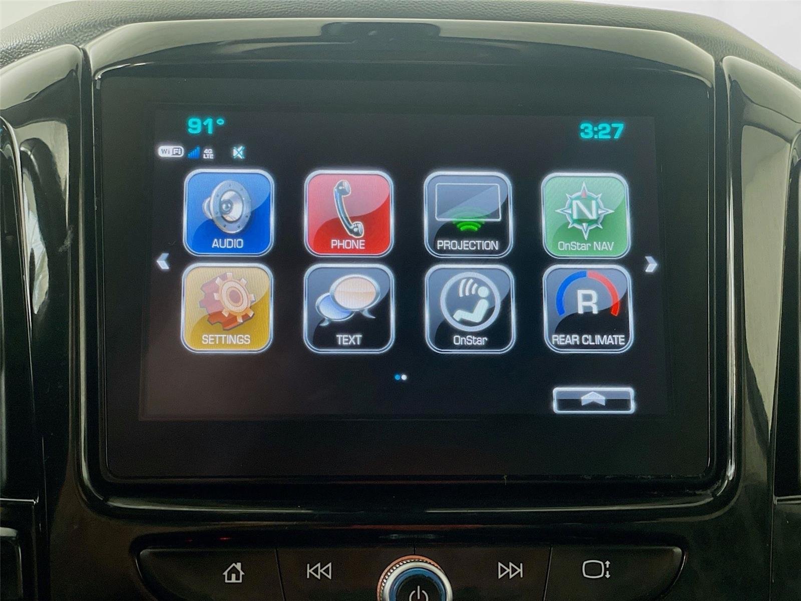 Used 2019 Graphite Metallic Chevrolet LT Cloth image 18