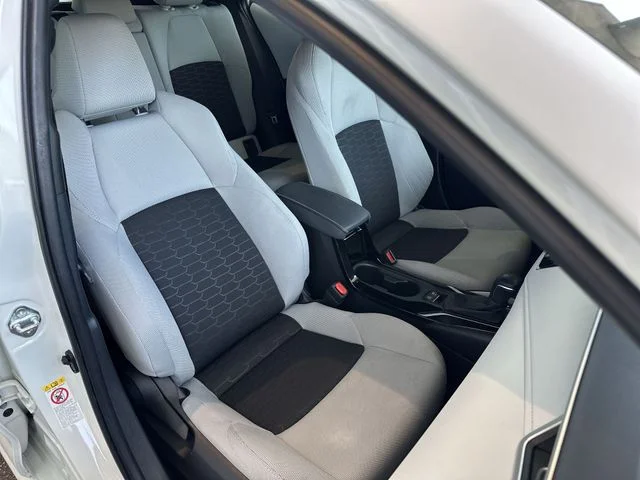 Used 2019 White Toyota SE image 26