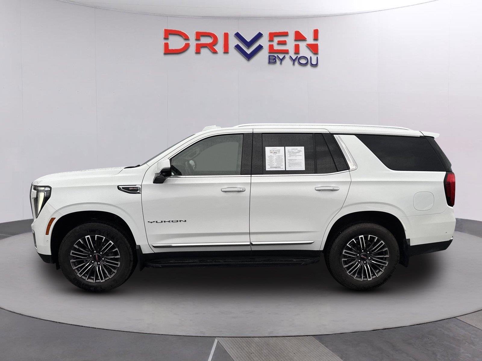 Used 2025 Summit White GMC Elevation image 7