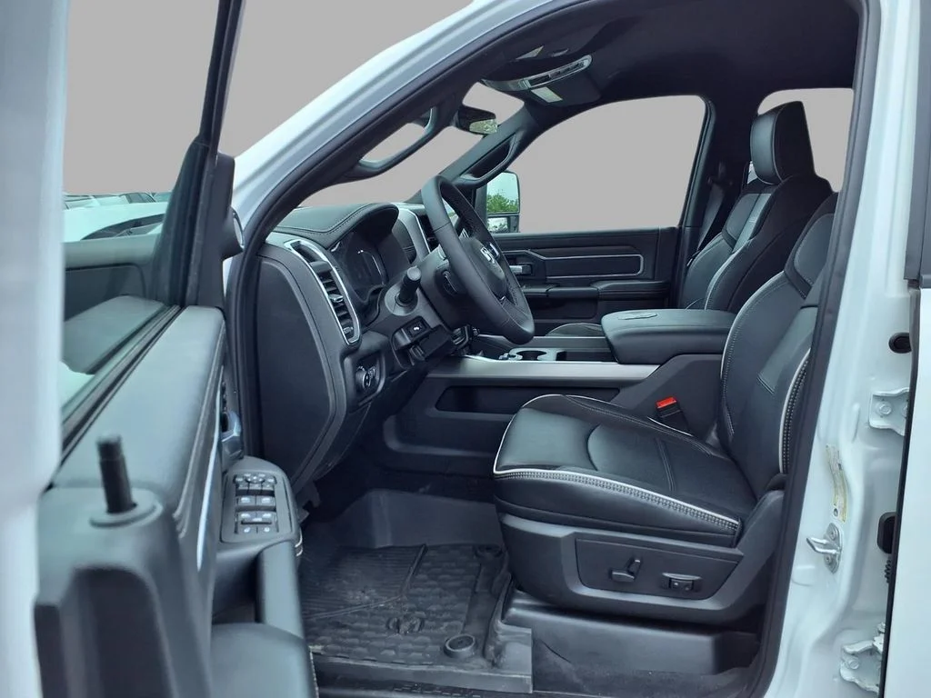 New 2026 Bright White Clear-Coat Exterior Paint RAM Laramie image 20