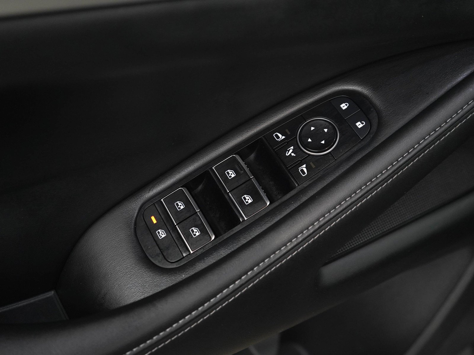 Used 2023 Mineral Black INFINITI LUXE image 21