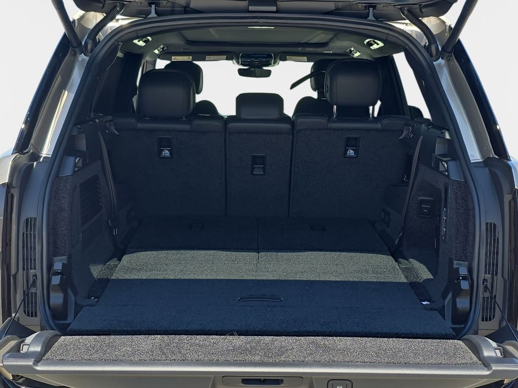 New 2026 Batumi Gold Land Rover SE LWB image 12
