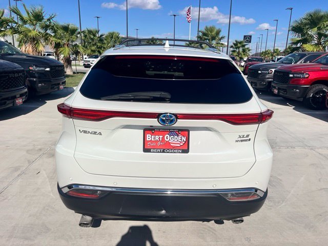Used 2021 White Toyota XLE image 5