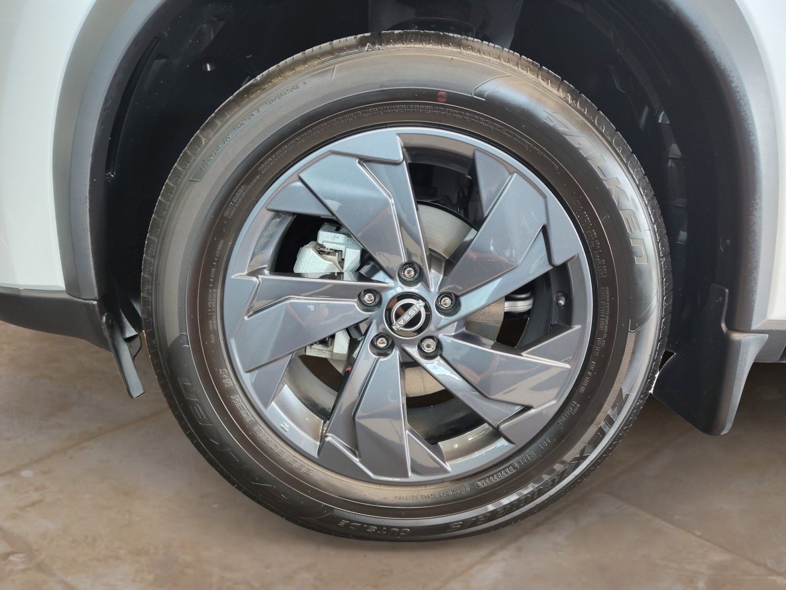 Certified Used 2026 Everest White Pearl Tricoat Nissan SV image 27