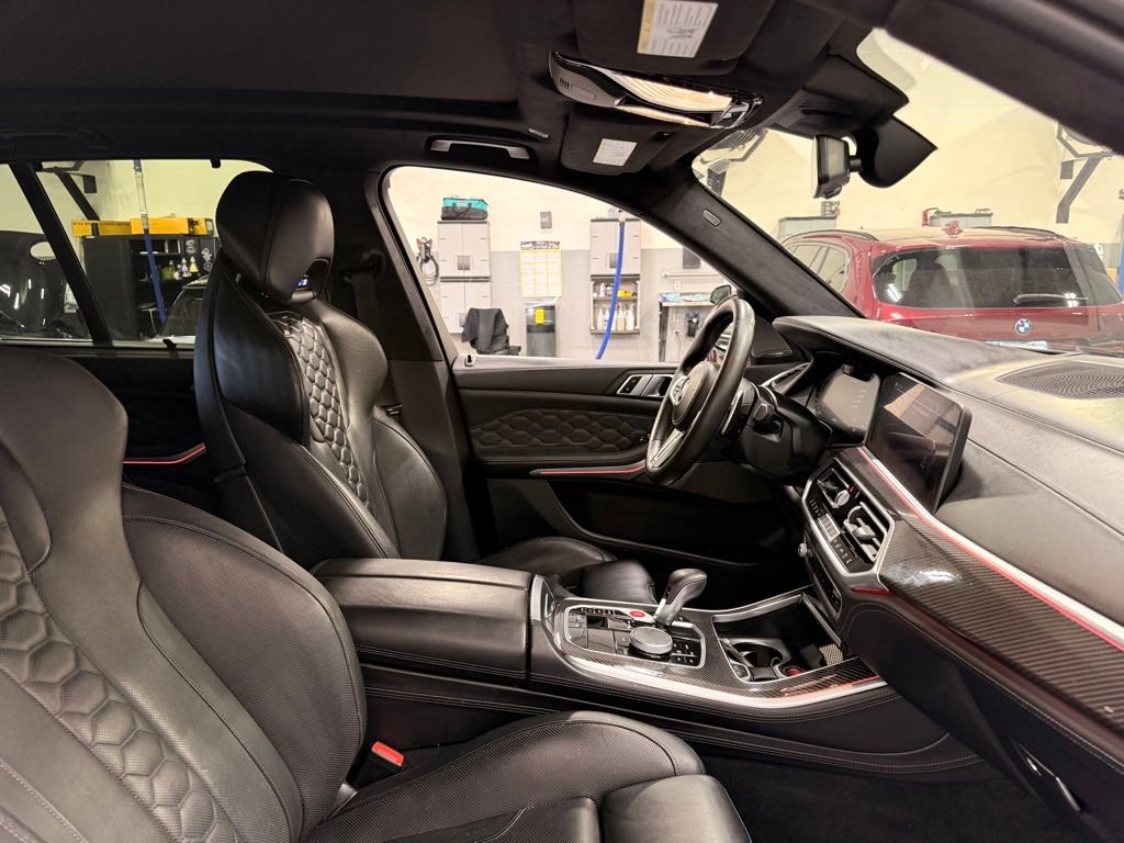 Used 2021 Blue BMW  image 30