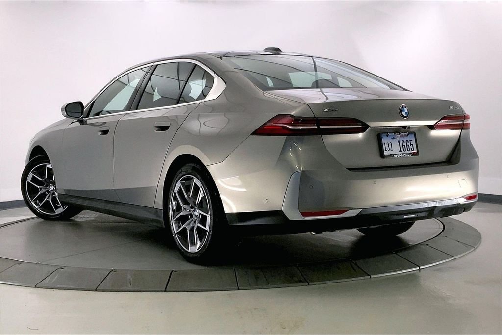 Used 2026 Oxide Grey Metallic BMW  image 2
