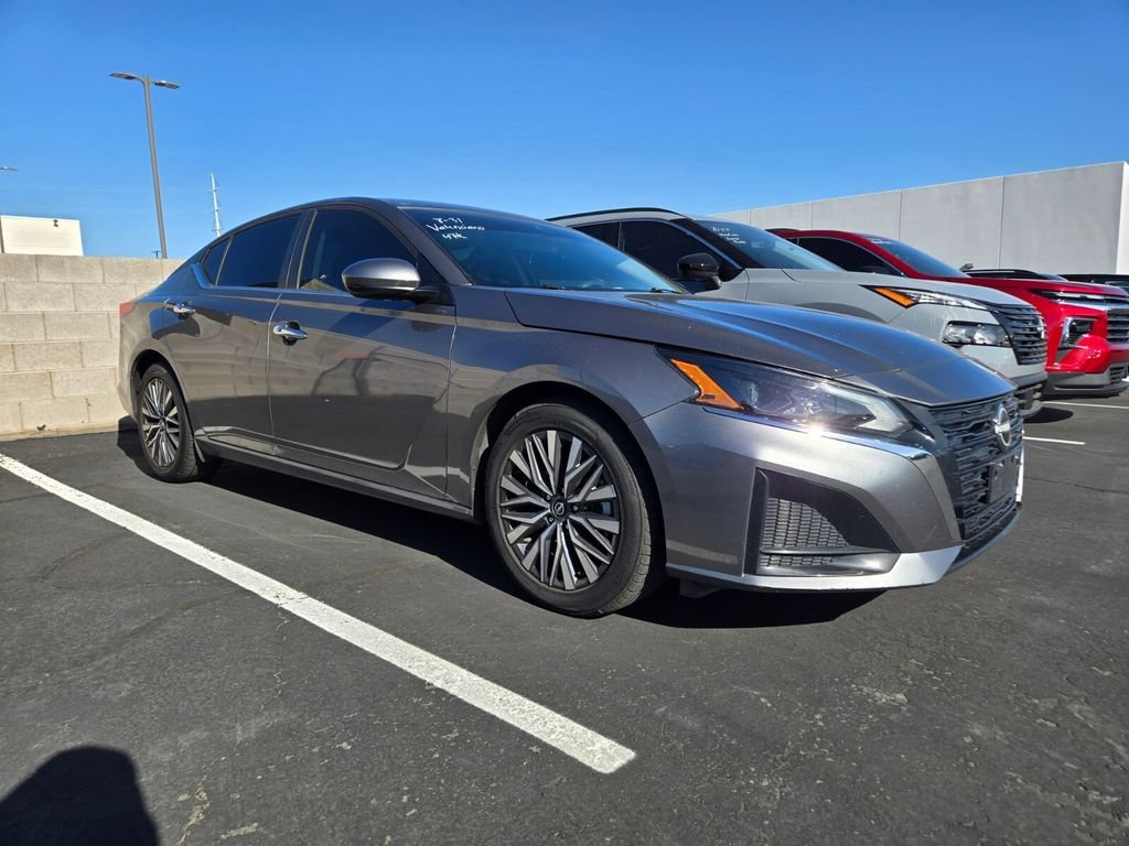 Used 2023 Gun Metallic Nissan 2.5 SV image 1