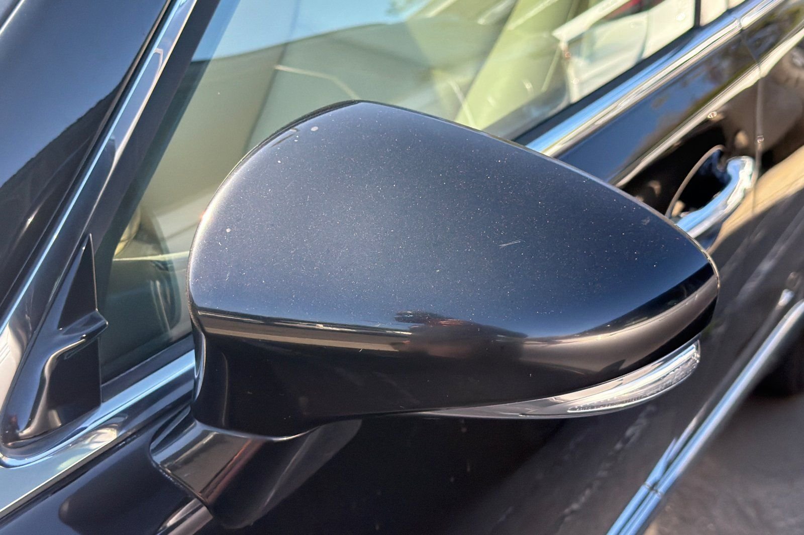 Used 2015 Black Lexus 460 image 15