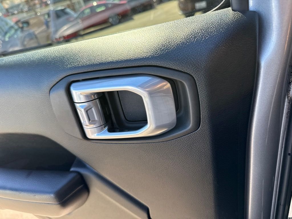 Used 2020 Billet Silver Metallic Jeep Unlimited Sport S image 14