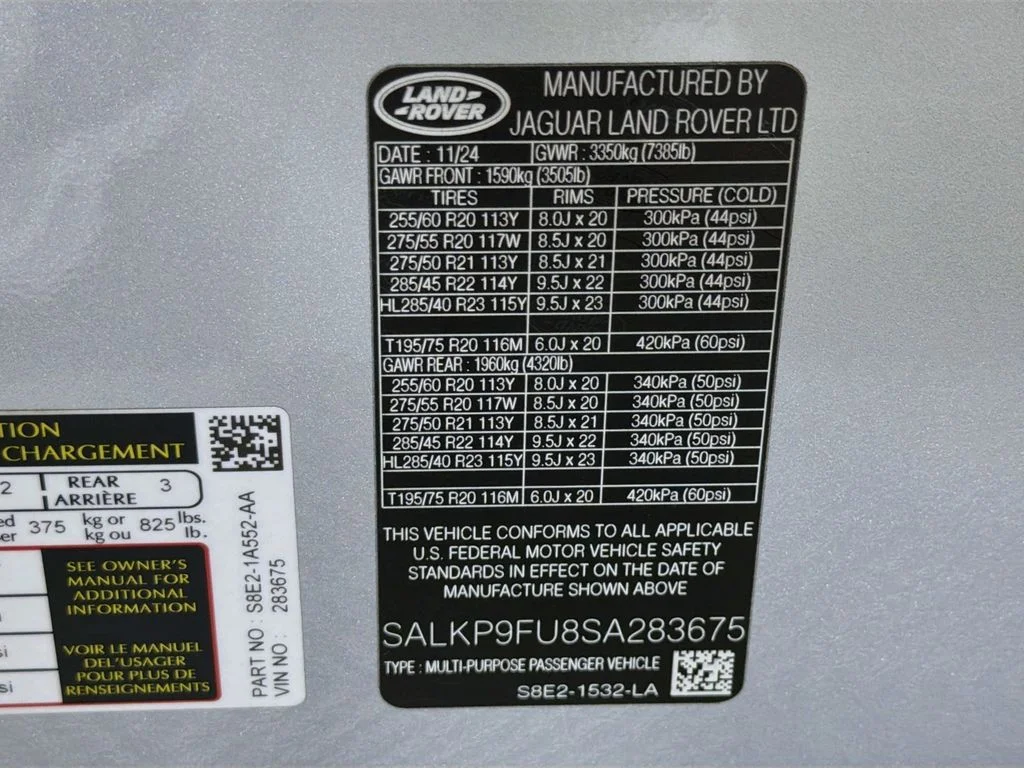 Used 2025 Silver Land Rover SE image 34