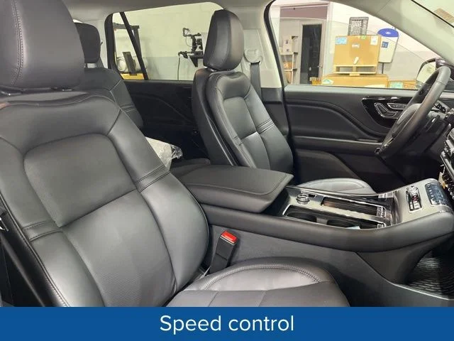 New 2026 Whisper Blue Metallic Clearcoat Lincoln Premiere® image 26