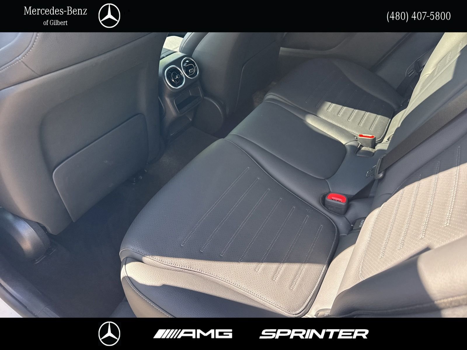 Used 2025  Mercedes-Benz GLC 300 image 20
