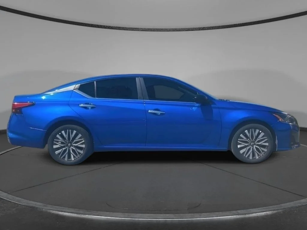 2025 Nissan Altima SV - Photo 6