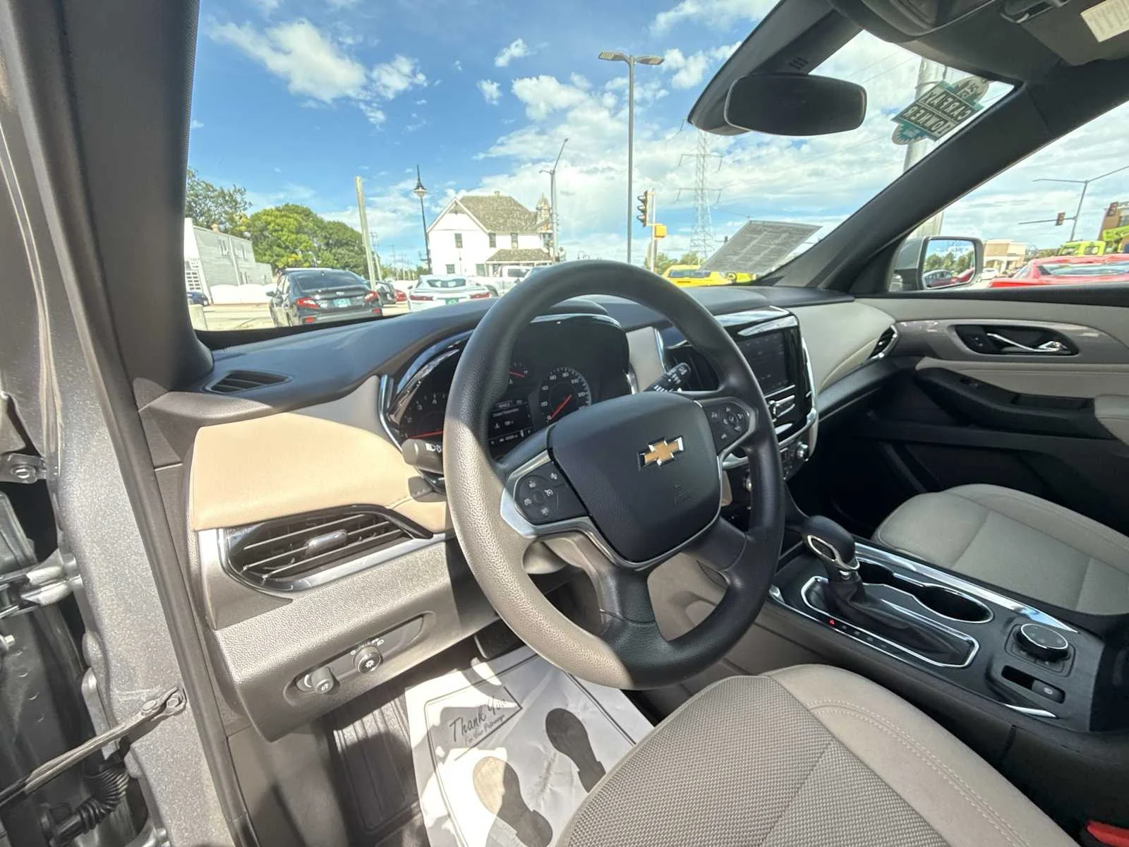 2023 Chevrolet Traverse LS - Photo 10