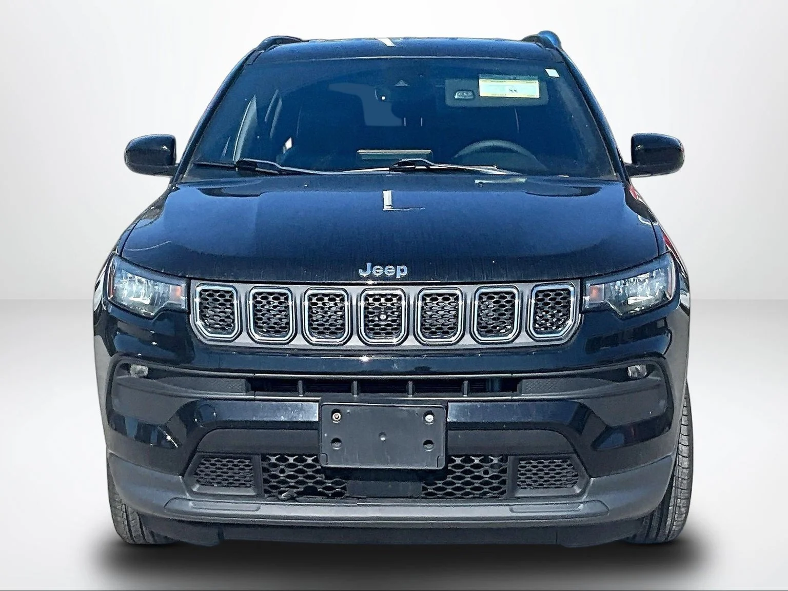 Used 2023 Black Jeep Latitude image 4