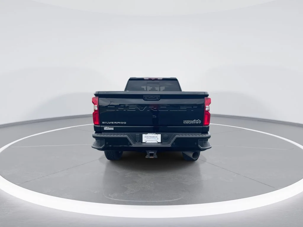 Used 2023 Black Chevrolet High Country image 7
