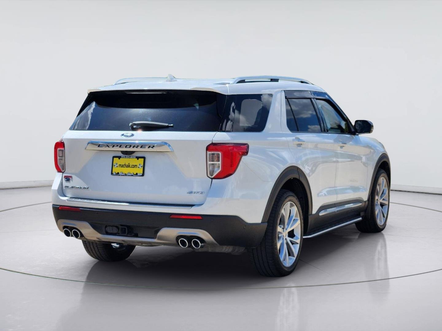 Used 2021 Star White Metallic Tri-Coat Ford Platinum image 4