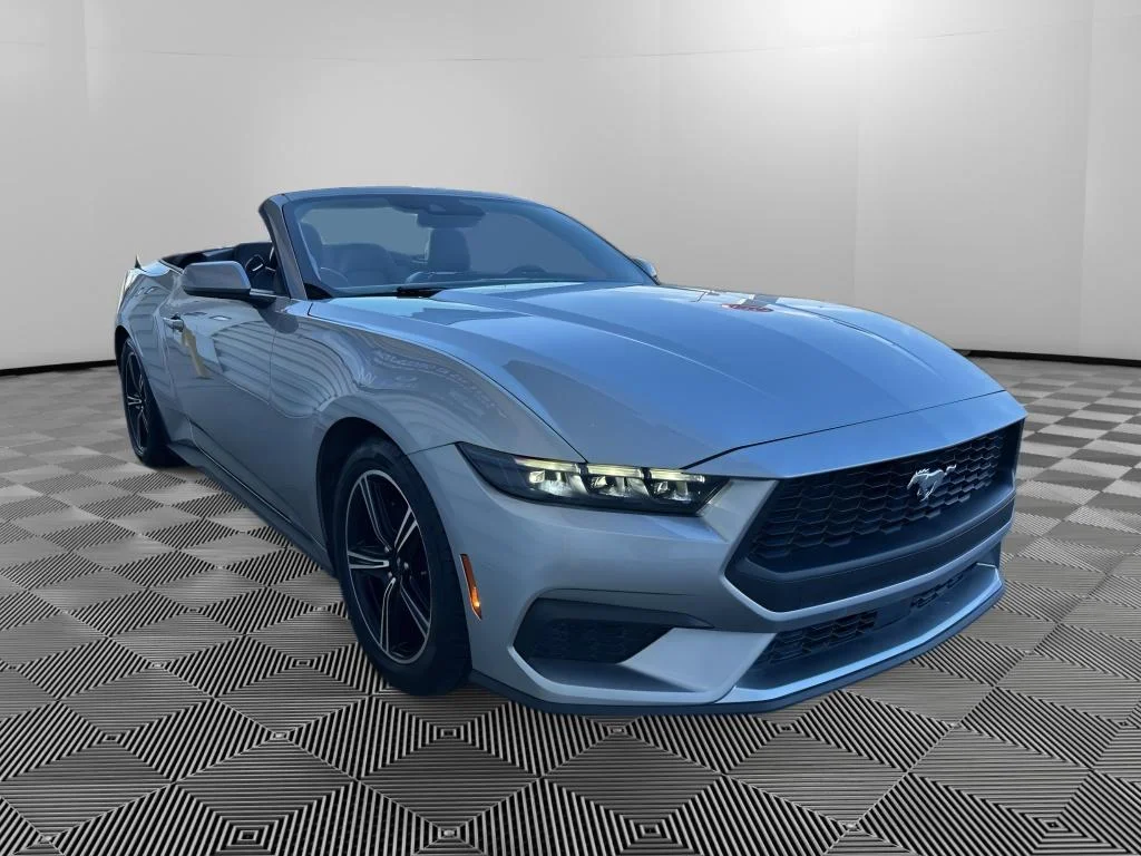 Used 2025 Iconic Silver Metallic Ford EcoBoost Premium image 3