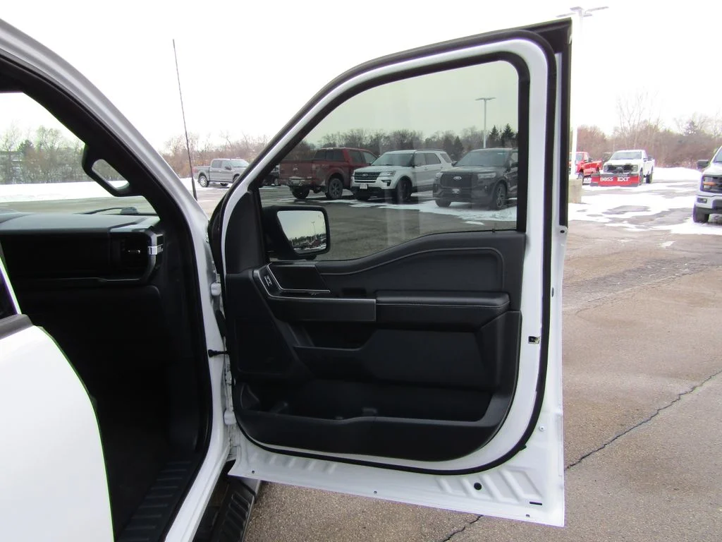 Used 2023 Oxford White Ford XLT image 41