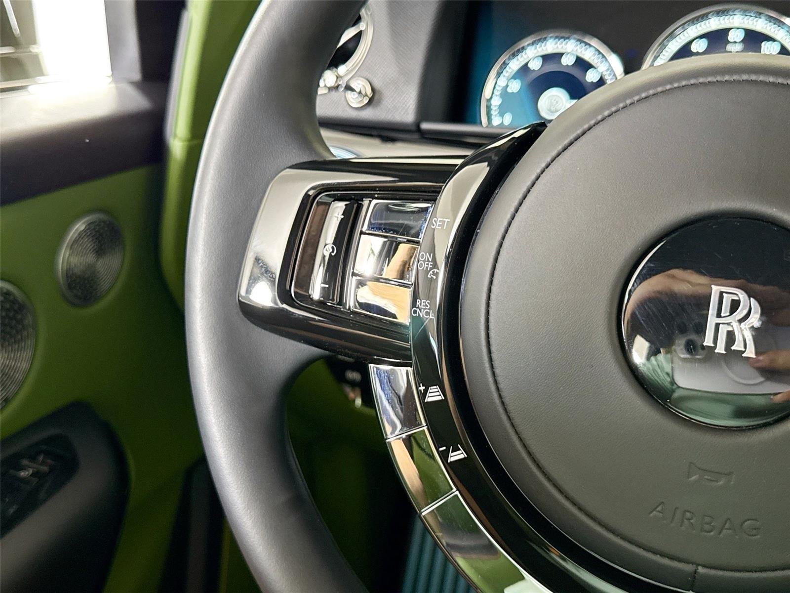 Used 2024 Silver Rolls-Royce  image 25