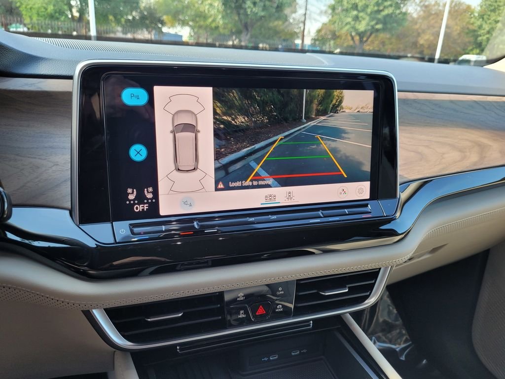 New 2026 Silver Volkswagen 2.0T SE w/Technology image 18