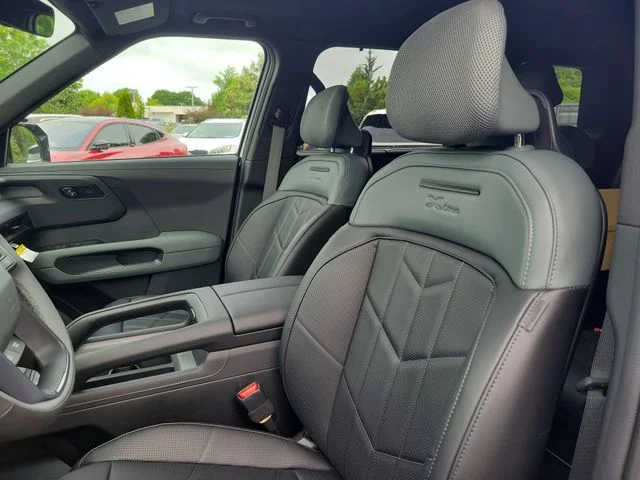 New 2027 Glacial White Pearl Kia X-LINE SX image 15