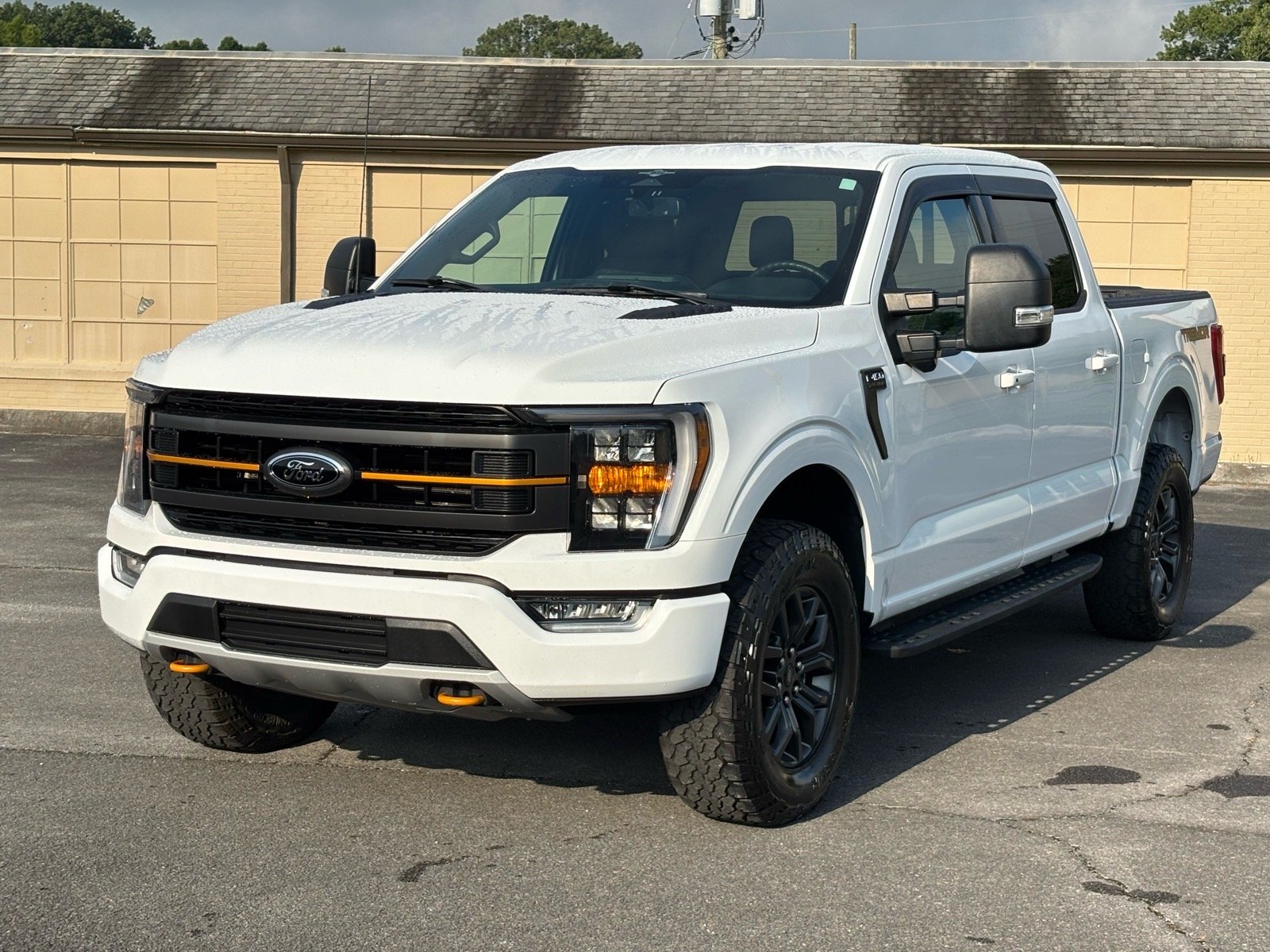 Used 2023 Oxford White Ford Tremor image 2
