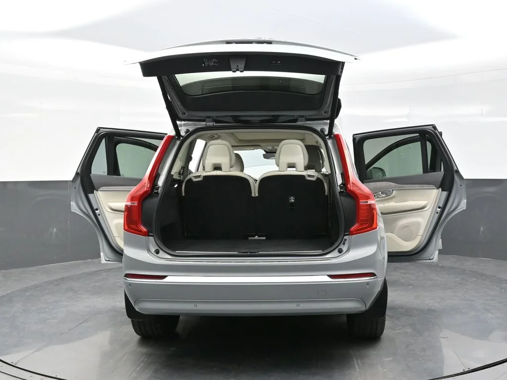 Certified Used 2024 Vapour Grey Volvo Plus image 44
