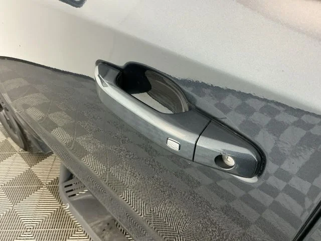 Used 2020 Blue GMC Elevation image 10