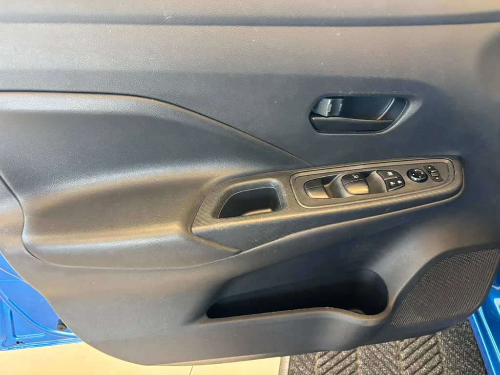 Used 2022 Blue Nissan 1.6 S image 13