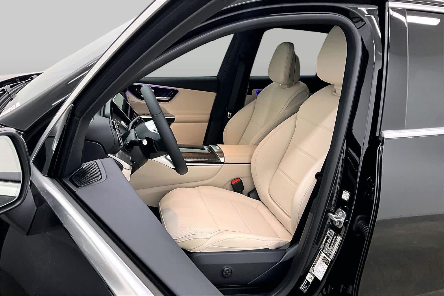 New 2026 Black Mercedes-Benz GLC 300 image 9